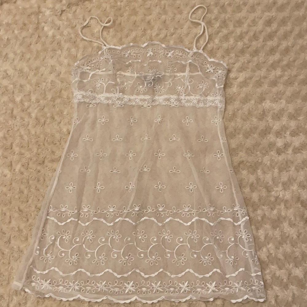 Victoria’s Secret bridal lingerie sheer M